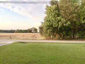 209 Bumpus Mill Rd in Oak Grove, KY - Building Photo - Building Photo