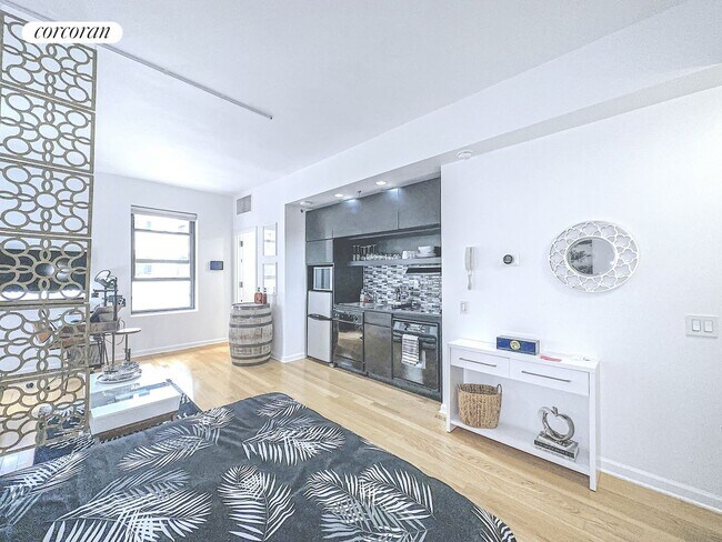 56 Pine St in New York, NY - Building Photo - Building Photo