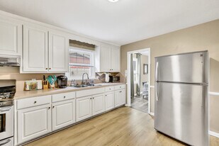 26 McDonald Rd in Hampton, VA - Building Photo