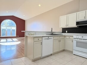 847 Cousineau Rd in Windsor, ON - Building Photo - Building Photo