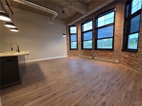 100 Buckley Rd in Liverpool, NY - Building Photo - Building Photo