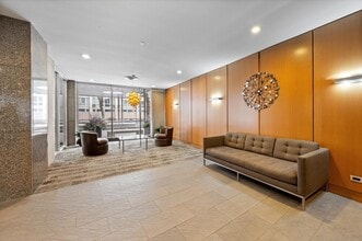 2930 N Sheridan Rd in Chicago, IL - Building Photo - Building Photo