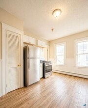 341 Stanley St in New Britain, CT - Building Photo - Building Photo