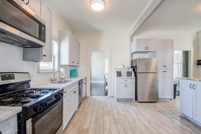 property at 3304 Avenue Q