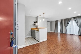 145 Piccadilly Pl in San Bruno, CA - Building Photo - Building Photo