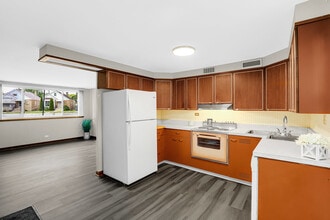 7105 W Foster Pl in Chicago, IL - Building Photo - Building Photo