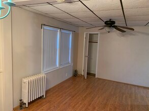 57 Vanderbilt Ave, Unit 2 in Floral Park, NY - Foto de edificio - Building Photo