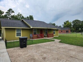 7629 Fitzhugh St in Houston, TX - Building Photo - Building Photo
