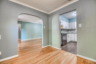 5902 Belgrade Ave in Dallas, TX - Building Photo - Building Photo
