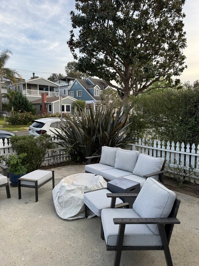 property at 511 Poinsettia Ave