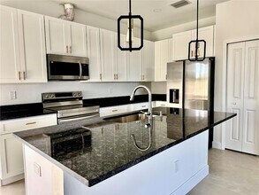 13435 Bouvardia Ln, Unit 109 in Port Charlotte, FL - Building Photo - Building Photo