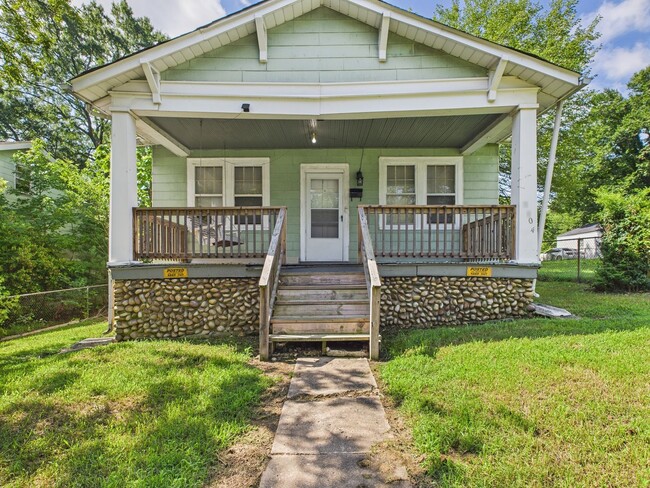 2404 Yorktown Ave in Richmond, VA - Building Photo - Building Photo