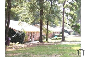 Room in Duplex on Glenwoods Dr in Riverdale, GA - Building Photo - Building Photo
