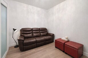 90 Sheppard Ave E in Toronto, ON - Building Photo