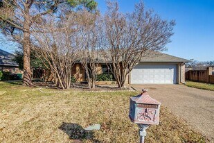 7017 Baseline Ln in Fort Worth, TX - Building Photo