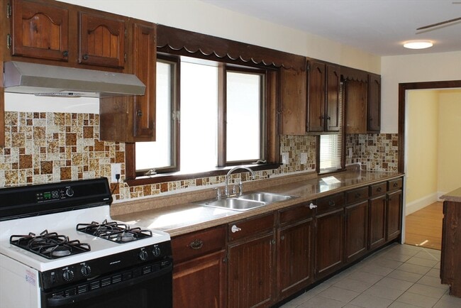 242 Newbury Ave in Quincy, MA - Building Photo - Building Photo