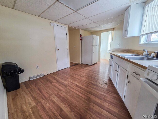 38 N Main St in Middleport, NY - Building Photo - Building Photo