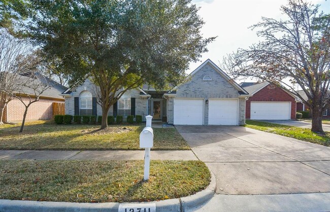 13711 Dempley Dr in Houston, TX - Building Photo - Building Photo