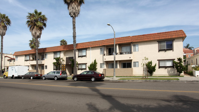 Seascape in Huntington Beach, CA - Building Photo - Building Photo