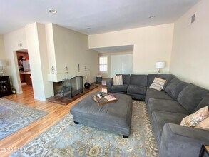 850 Rim Crest Dr in Westlake Village, CA - Building Photo - Building Photo