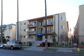 Menlo Apartments in Los Angeles, CA - Building Photo - Building Photo