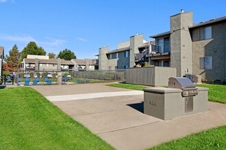 The Henley in Suisun City, CA - Building Photo - Building Photo