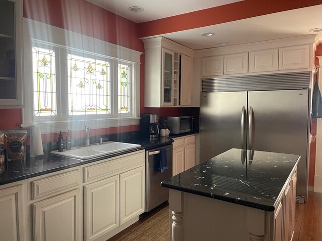 4453 York Ave S in Minneapolis, MN - Building Photo - Building Photo