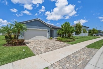 3141 Poinciana St in Oakland Park, FL - Building Photo - Building Photo