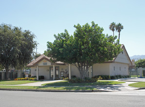 Corona Del Rey in Corona, CA - Foto de edificio - Building Photo