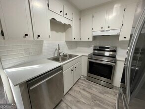 130 Springdale Ct in Macon, GA - Building Photo - Building Photo