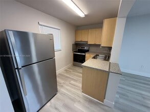 3626 NE 168th St in North Miami Beach, FL - Building Photo - Building Photo