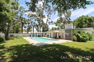 6400 Evergreen Ave in Seminole, FL - Building Photo - Building Photo