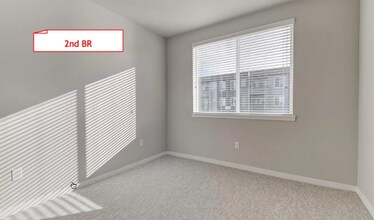 400 E Fremont Pl in Littleton, CO - Building Photo - Building Photo