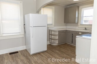 102 Brittain Dr in Morganton, NC - Building Photo - Building Photo