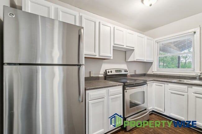 811 Stoll St in Baltimore, MD - Building Photo - Building Photo