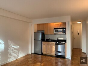 EAST 36 STREET, Unit LOBA0 in New York, NY - Building Photo - Building Photo