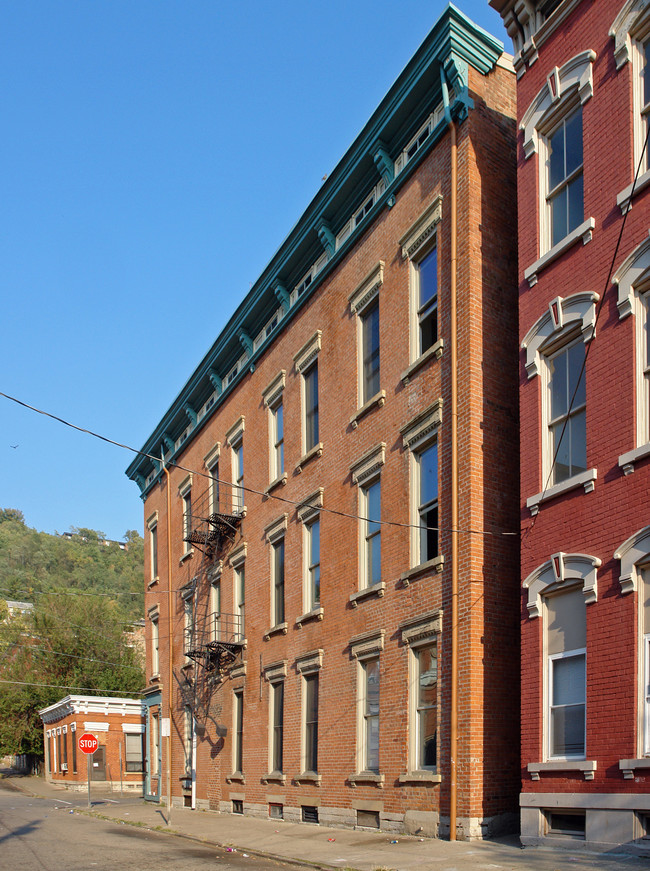 700 Neave St in Cincinnati, OH - Foto de edificio - Building Photo