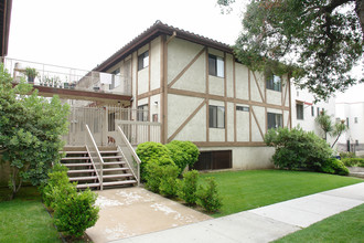 400 Riverdale Dr in Glendale, CA - Building Photo - Building Photo