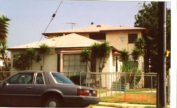 9033 Cattaraugus Ave in Los Angeles, CA - Building Photo