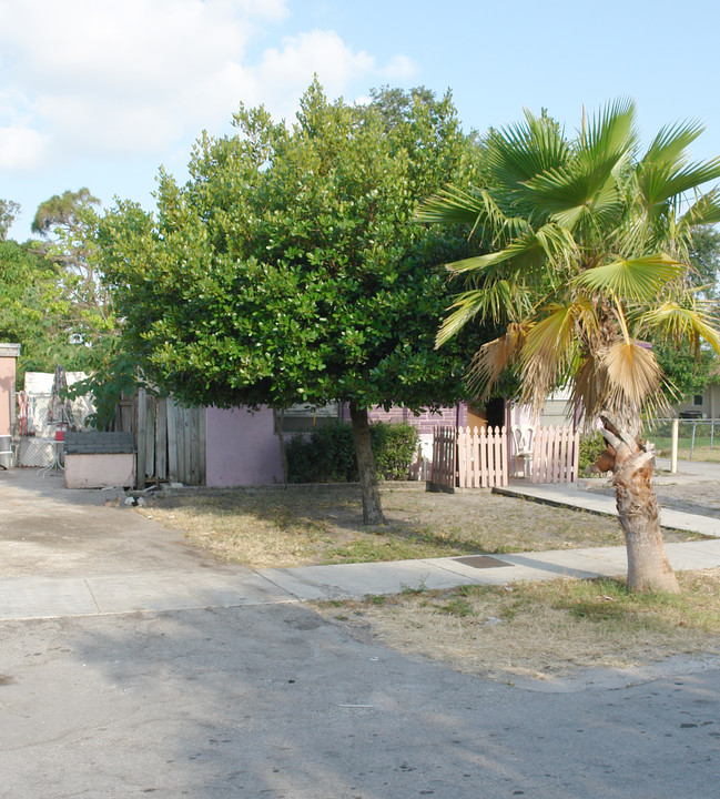 433 NW 22nd Ave in Fort Lauderdale, FL - Building Photo