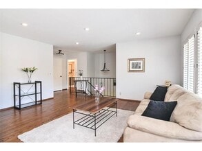 1047 Everglades Dr in Pacifica, CA - Building Photo - Building Photo