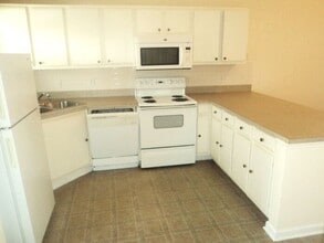 232 Eucalyptus Ln in Wilmington, NC - Building Photo - Building Photo