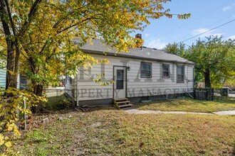 1701 N Floberta Rd in Wichita, KS - Building Photo - Building Photo