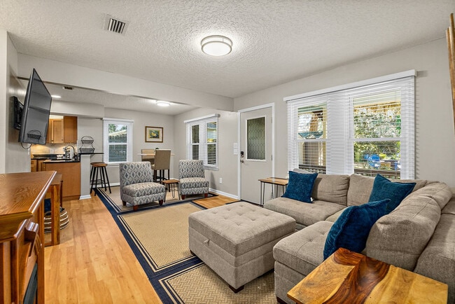 12 Sylvan Dr