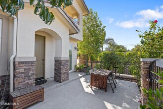 365 Newbury Vista Ln in Thousand Oaks, CA - Building Photo - Building Photo