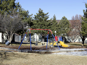 Sheridan Gardens Apartments in Englewood, CO - Building Photo - Building Photo