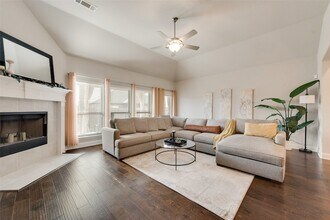 228 Dakota Dr in Waxahachie, TX - Building Photo - Building Photo