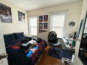 1 Folsom Ave, Unit 1 in Boston, MA - Foto de edificio - Building Photo