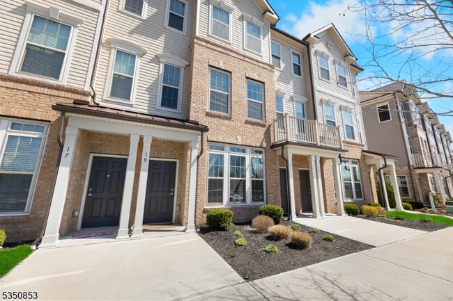 property at 19 S Davenport St