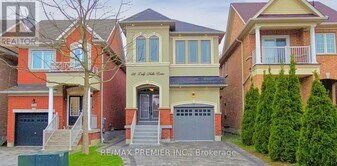 422 Lady Nadia Dr in Richmond Hill, ON - Building Photo